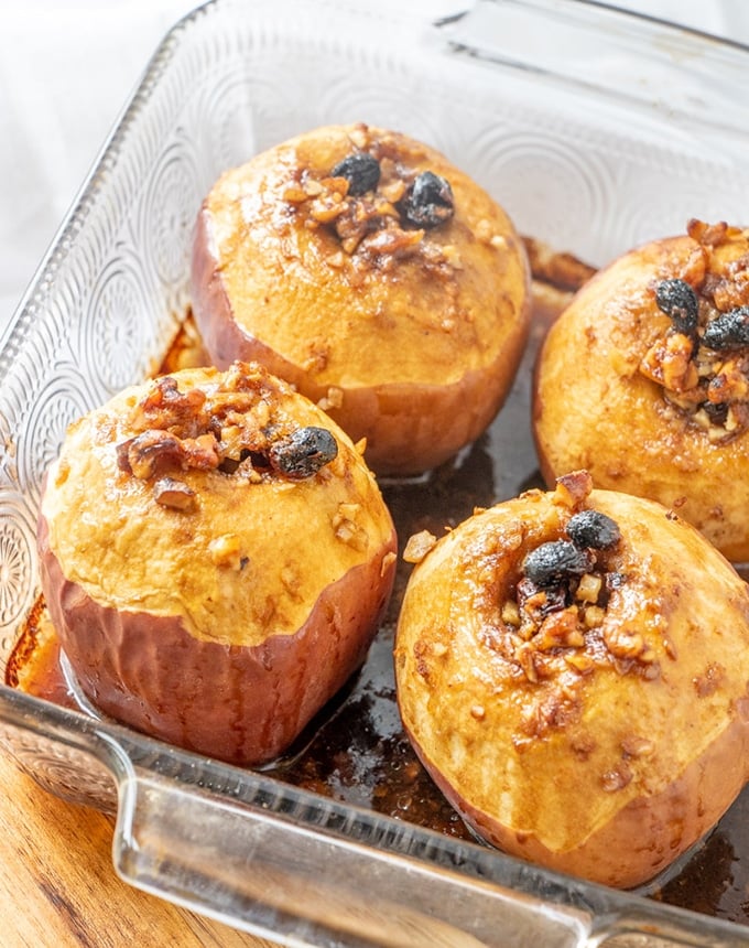Tea-Baked Apples in a clear baking dish