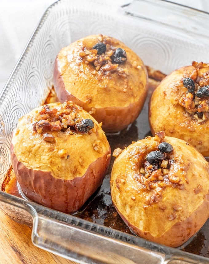 Easy Fall Tea-Baked Apples are the ultimate fall dessert!