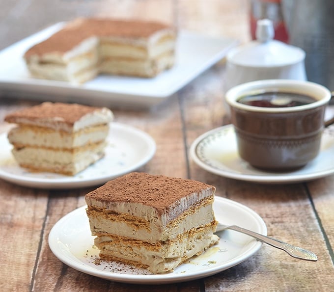 Icebox cake with espresso mousse and graham crackers