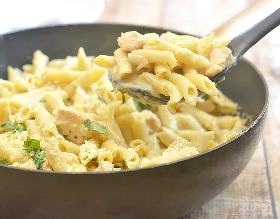 One-Pan Creamy Salsa Verde Chicken Pasta is creamy, cheesy, slightly spicy, and a must-try! It's quick and easy to make, requires few simple ingredients, and cooks in one pan!