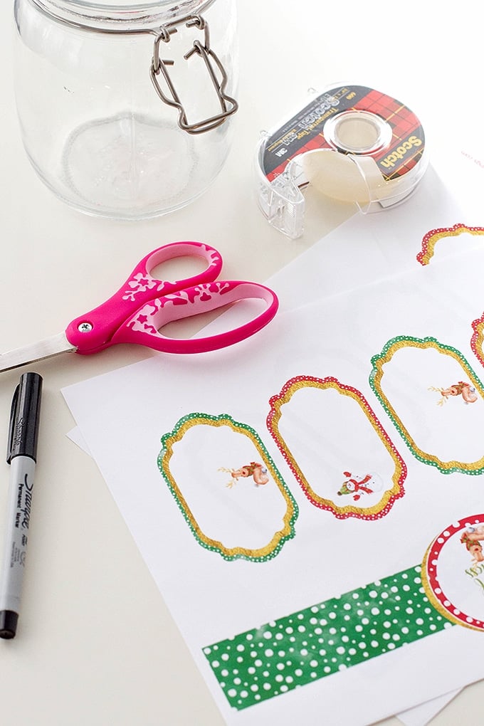 These Holiday printables are perfect for the Random Act of Kindness Jar, and can be used as gift tags too