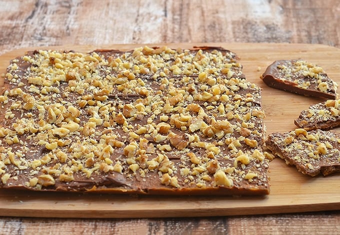 You won't be able to resist this delicious saltine toffee bark. 