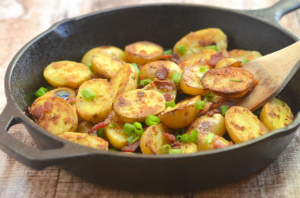 Skillet Potatoes and Bacon makes a simple yet spectacular addition to any dinner meal. With crisp edges, creamy centers, and loads of flavor, the everyone will be fighting over the last piece!