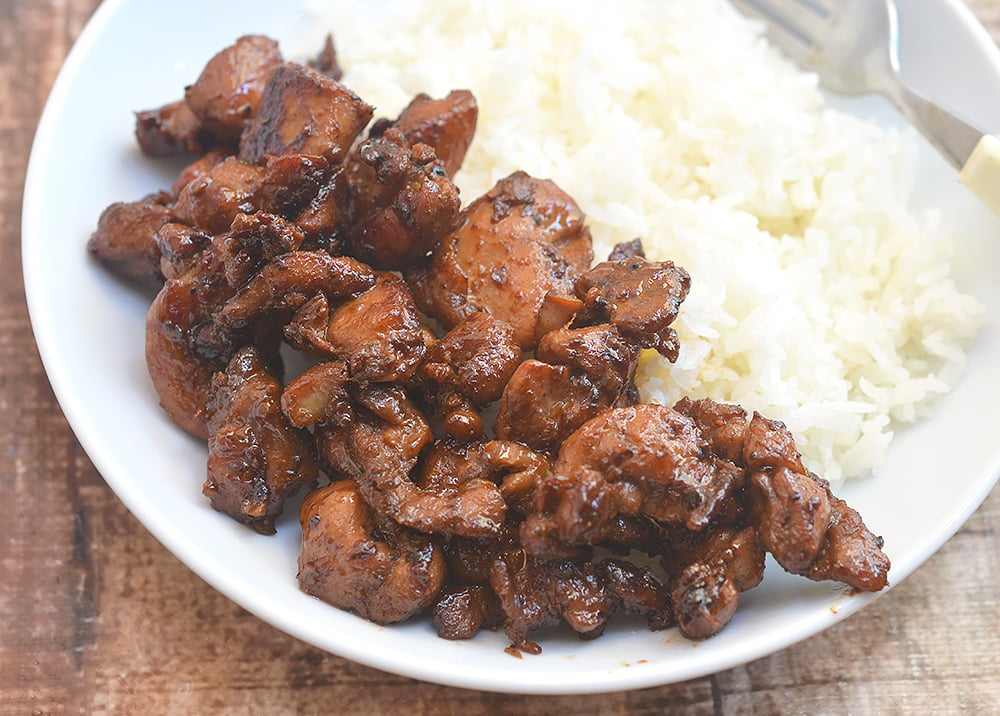 Golden Corral Bourbon Street Chicken Copycat brings all the sweet, sticky, salty, and yummy flavors you love right in your own kitchen. Only 3 ingredients and less than 20 minutes of cook time for an amazing dinner meal the whole family will love!