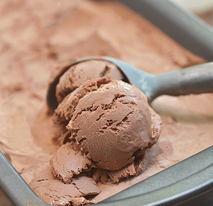 Serving No-churn Chocolate Ice cream with a ice cream scoop
