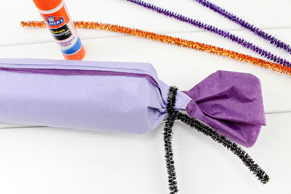 tie and close end of tubes-are sure to take your trick or treat game to a whole new fun. Filled with candies and other goodies, they're the ultimate Halloween party favors!