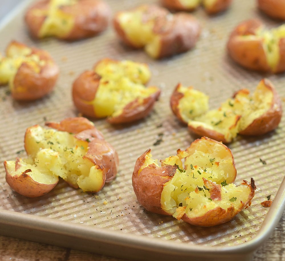 Smashed Potatoes recipe are the easiest and tastiest side dish you can make. Crispy, fluffy and seriously addicting!