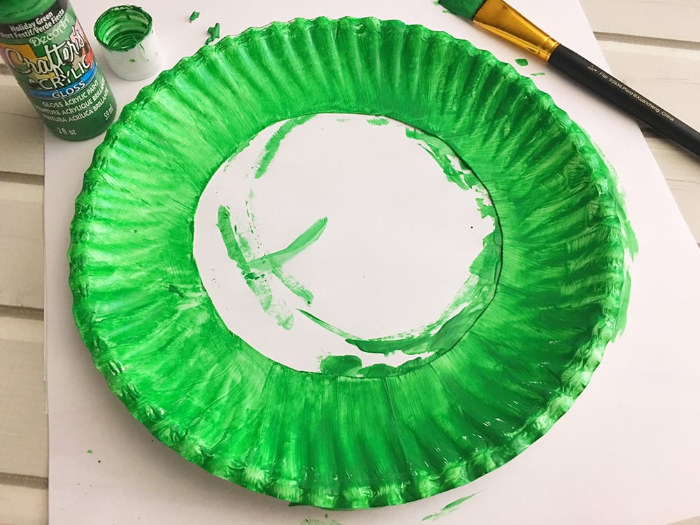 DIY Paper Christmas Wreath made with paper plate and shredded crinkle paper adds a festive touch to your holiday decor-paint the paper plate ring green