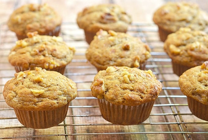 Banana muffins with walnuts