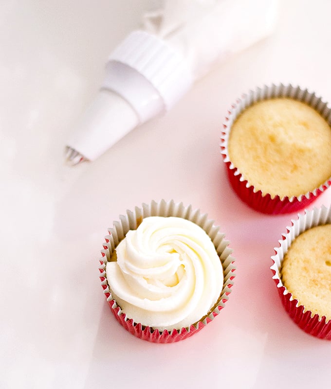 vanilla cupcake with white frosting