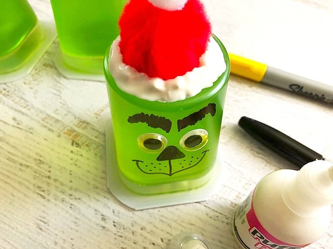 How to Make Grinch Jello Cups for Kids - Onion Rings & Things