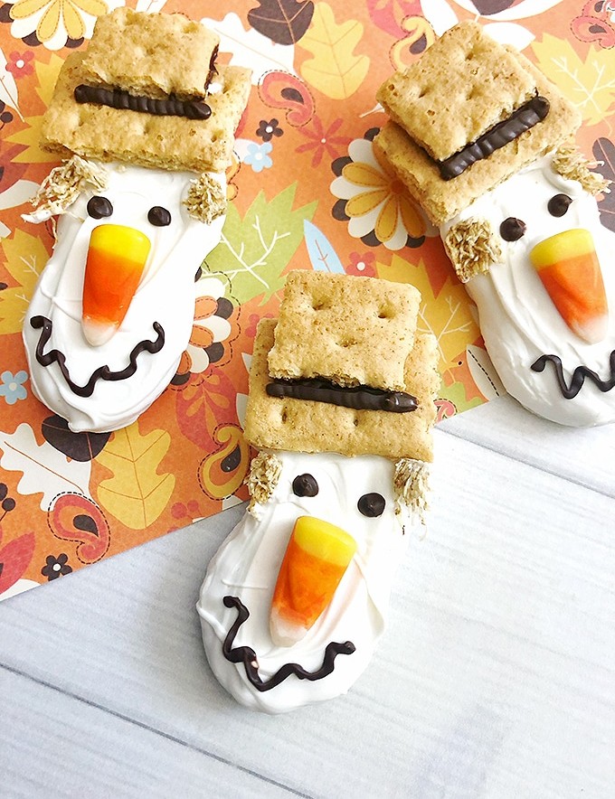 scarecrow decorated nutter butter cookies