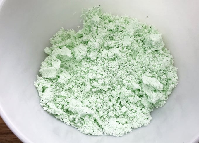 green color added to bath bomb mixture